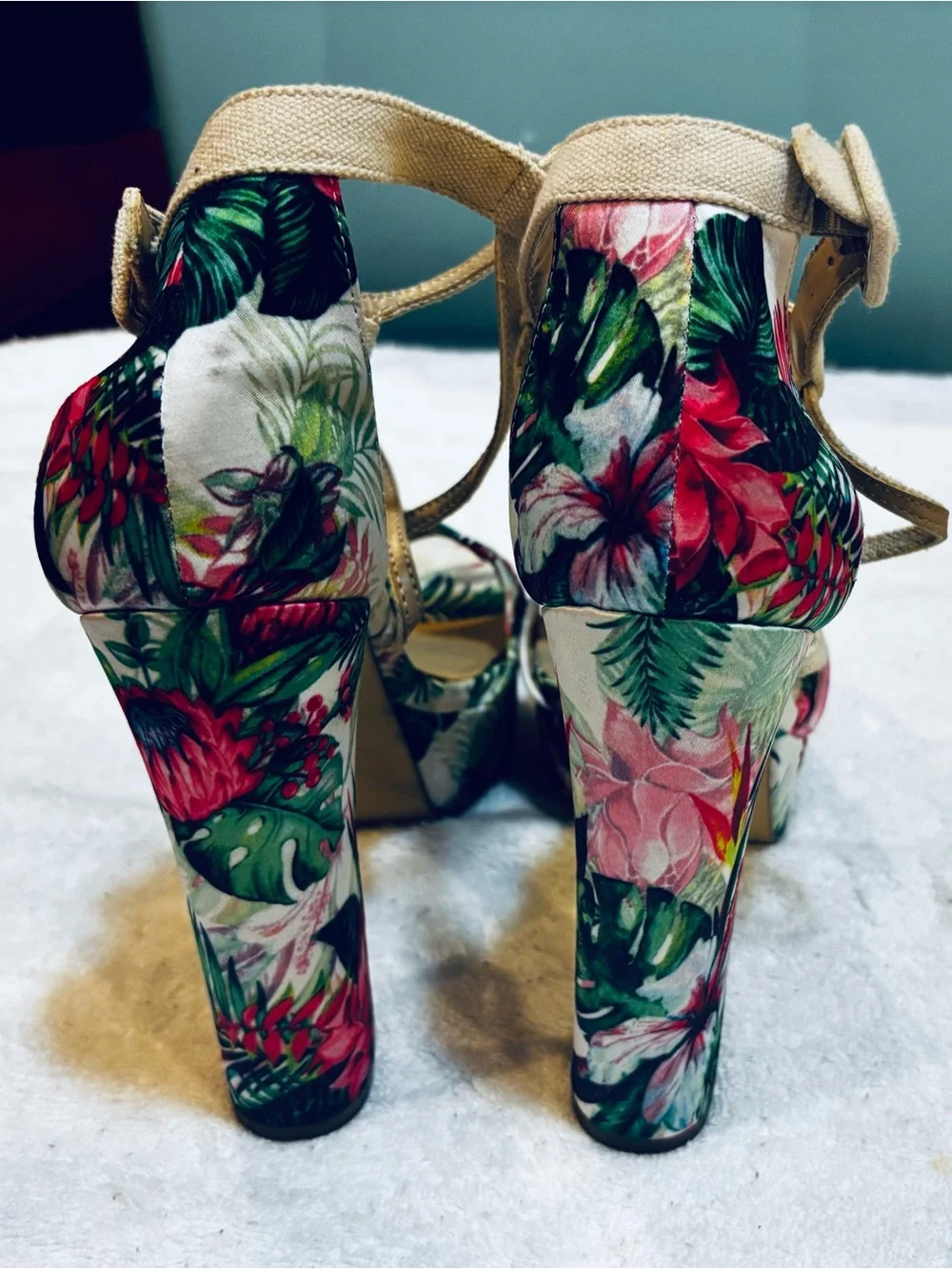 Almost Brand New Heels By ShoeDazzle - Size 9.5 - Heel 5.5 Inches - Box 85